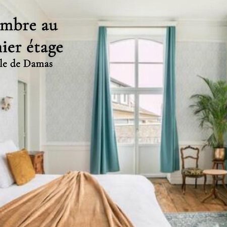 Mercier De Montigny - Les Chambres Du Beffroi - Spa Et Massage ฟูแฌร์ ภายนอก รูปภาพ