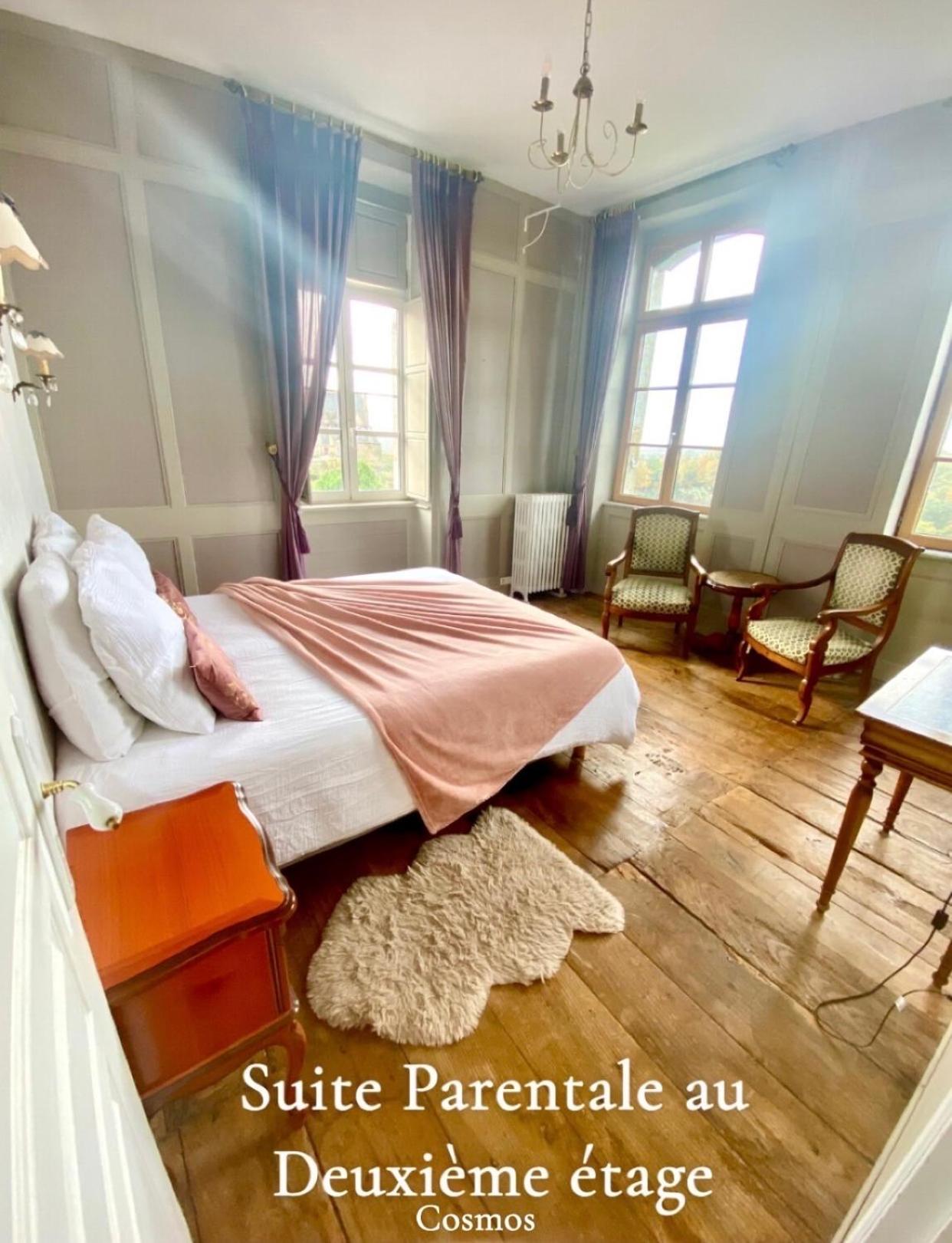 Mercier De Montigny - Les Chambres Du Beffroi - Spa Et Massage ฟูแฌร์ ภายนอก รูปภาพ